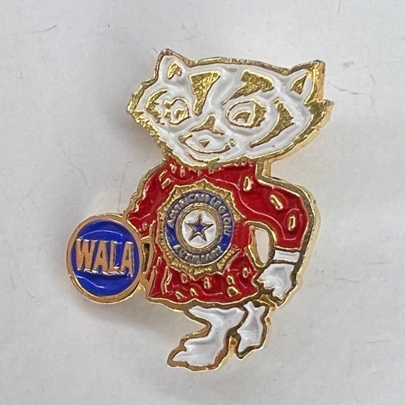 Wisconsin Badgers Bucky Badger American Legion WALA Collectible Pin - Picture 1 of 3